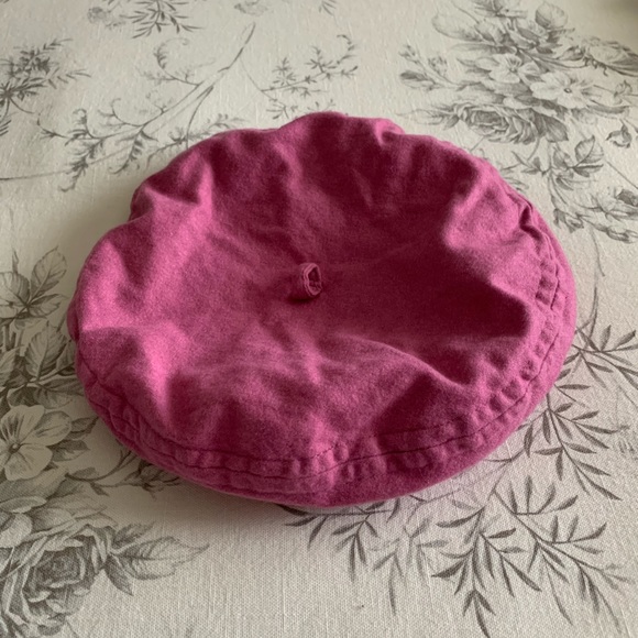 3 for $25 🛍 / Baby Gap Beret in Fuchsia 🌸 - Picture 1 of 4